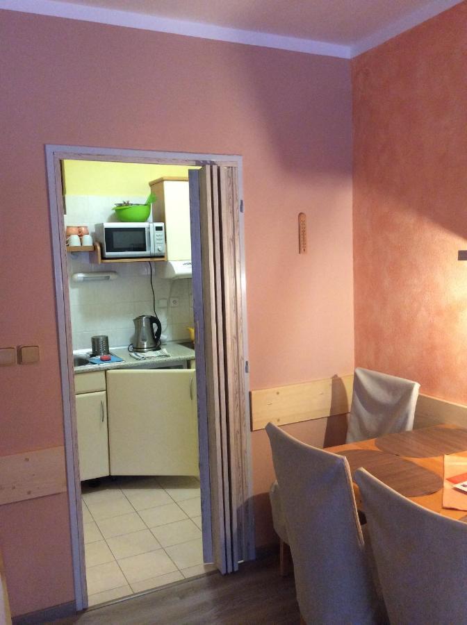 Samuel Apartment *